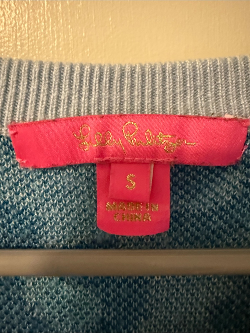 Lilly Pulitzer Blue Leopard Print V-Neck Sweater – Size S - Picture 3 of 6